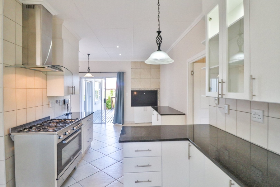 3 Bedroom Property for Sale in Fraaiuitsig Western Cape